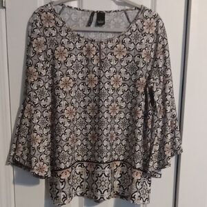 New Directions Black and Cream Floral Blouse